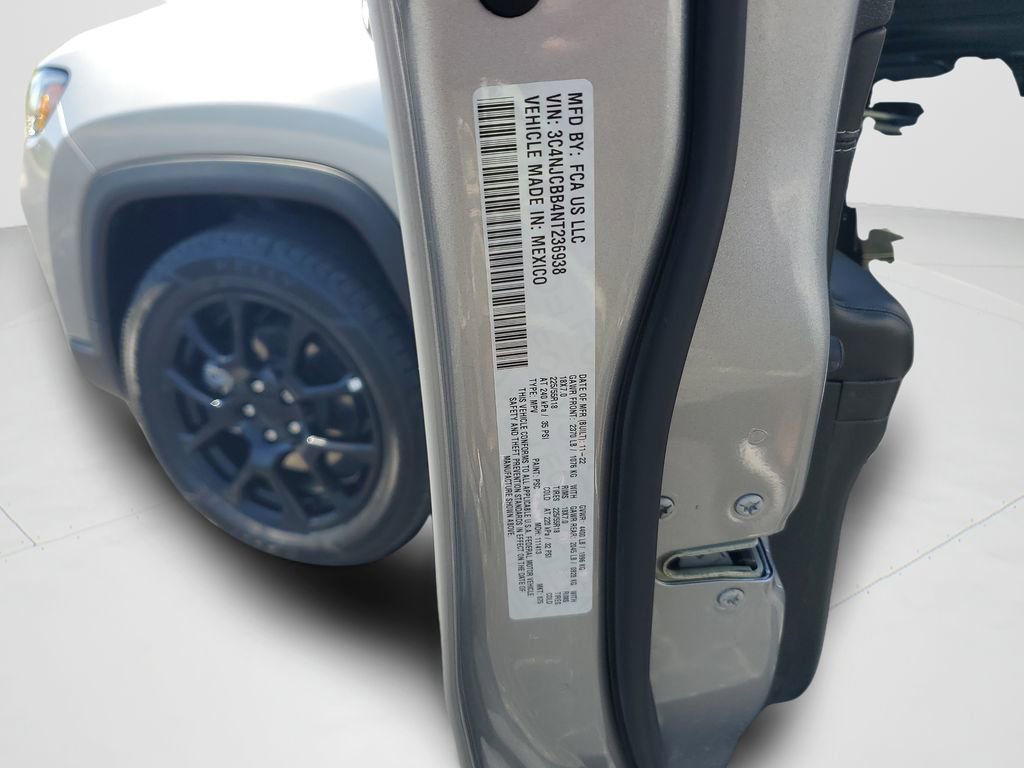 Used 2022 Jeep Compass Latitude FWD image 27