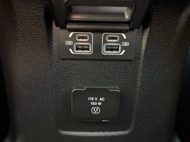 Used 2026 Jeep Wrangler Unlimited Sahara AWD/4WD image 17