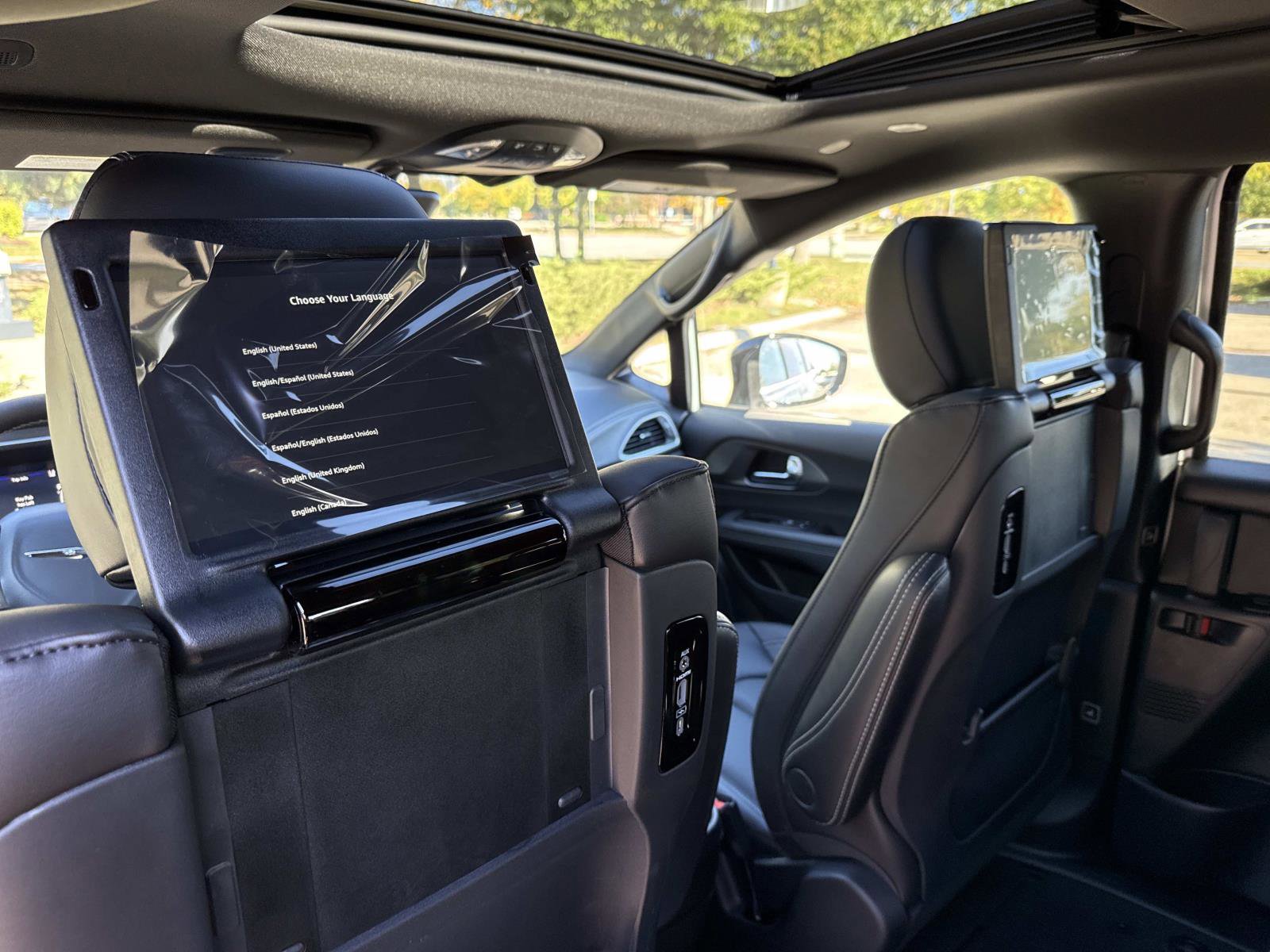 New 2026 Chrysler Pacifica Select image 14