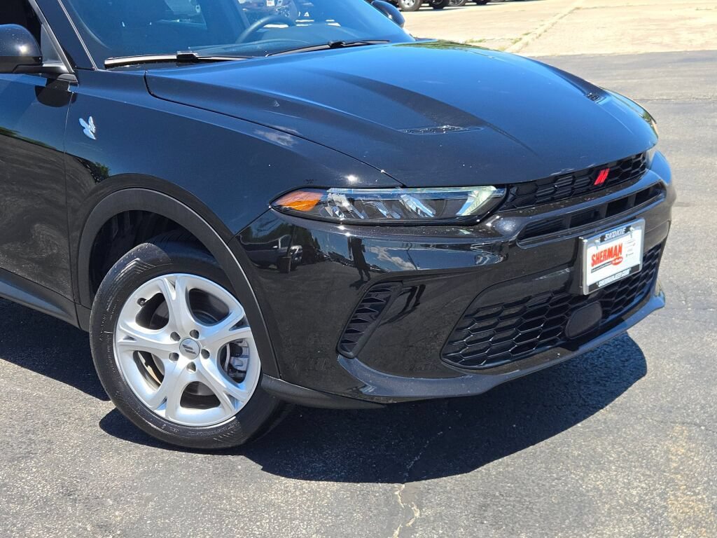 Used 2025 Dodge Hornet GT w/ Cold Weather Group AWD/4WD image 2