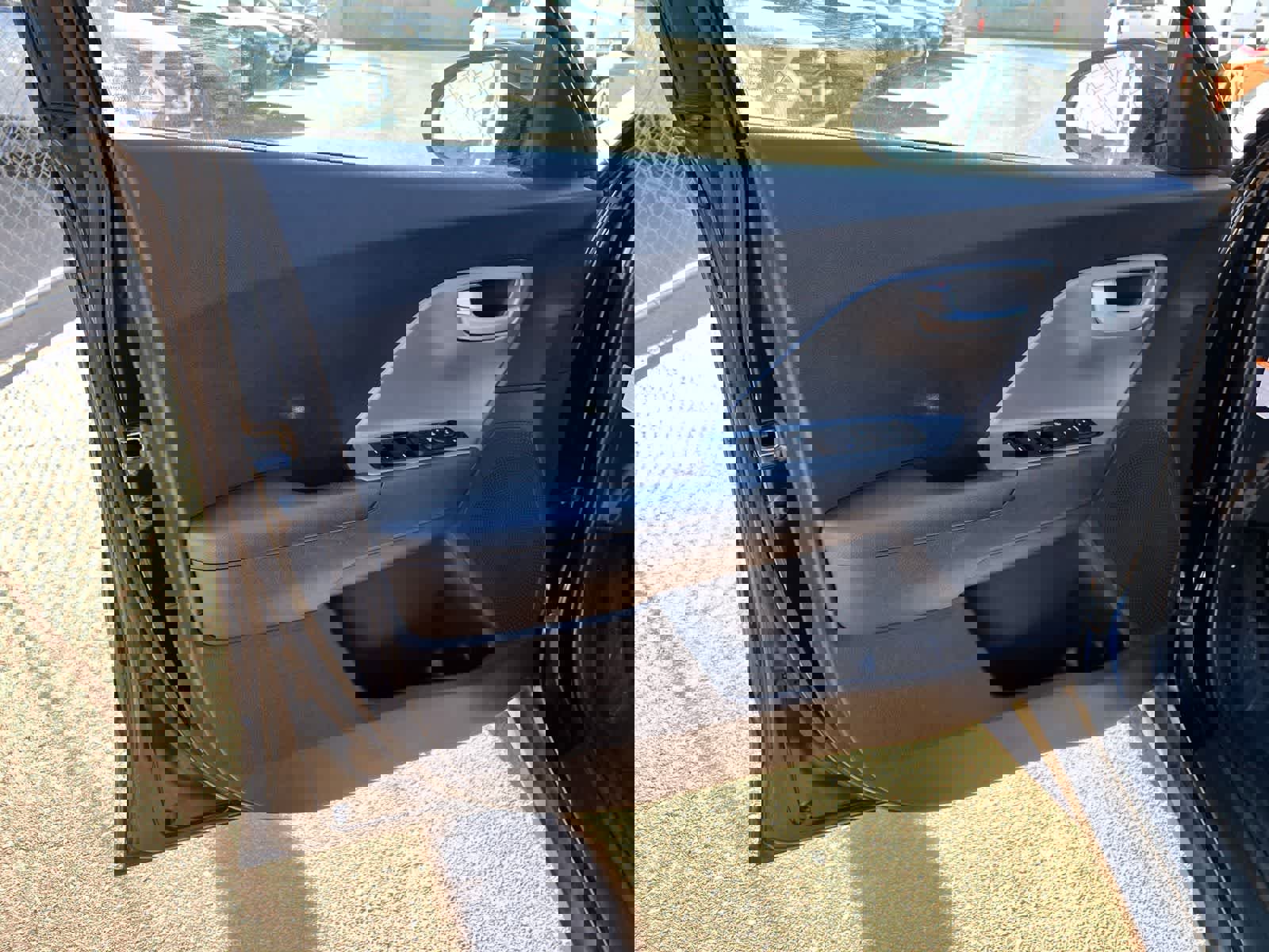 Used 2018 Kia Niro LX image 16