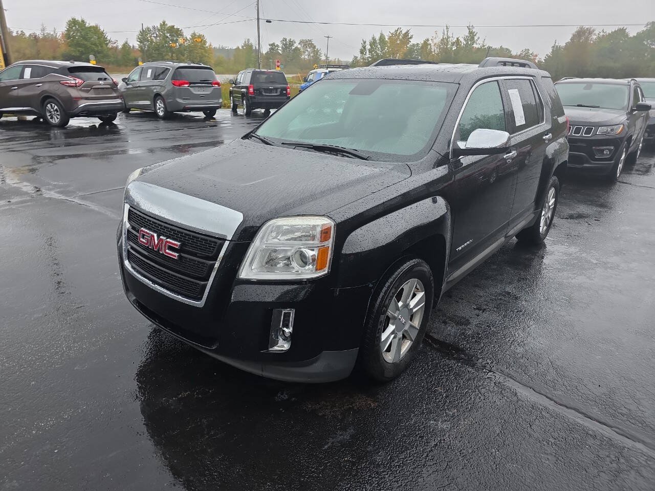 Used 2013 GMC Terrain SLE w/ Convenience Package FWD image 2