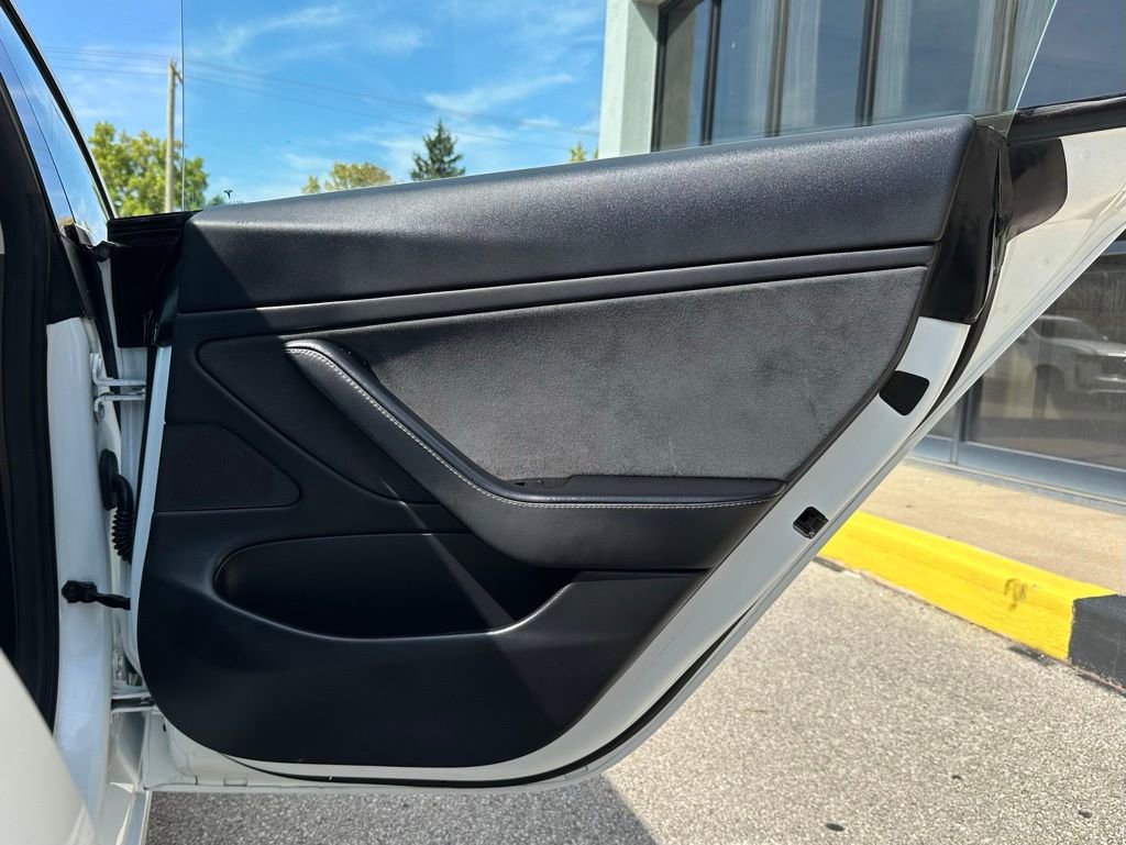 Used 2018 Tesla Model 3 Mid Range image 26