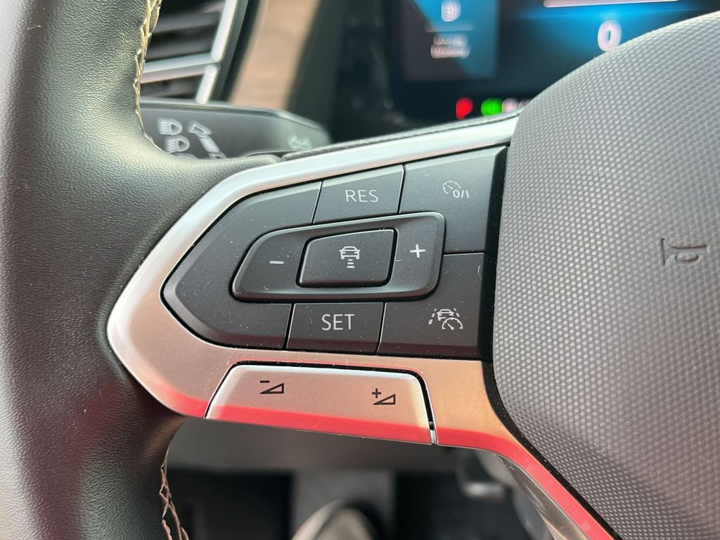 Used 2025 Volkswagen Atlas SE image 20