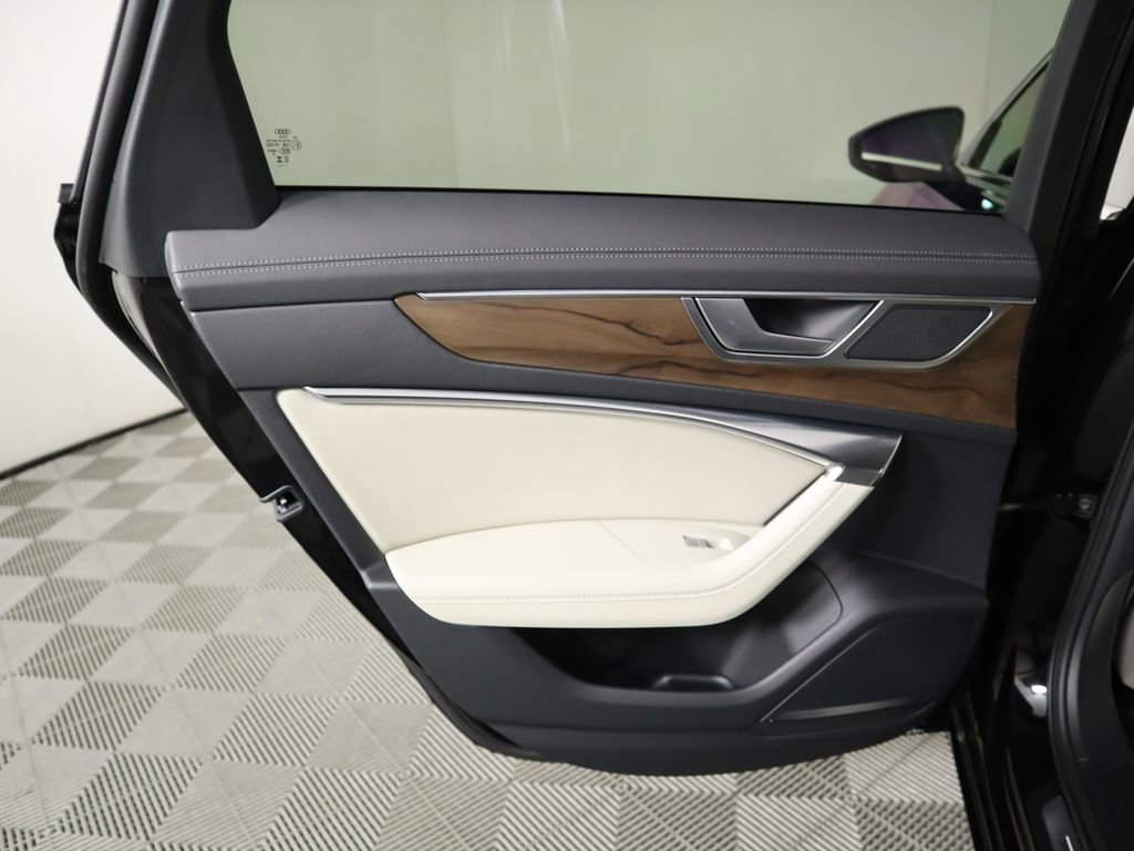 Used 2025 Audi A6 Premium Plus w/ Premium Plus Package image 28