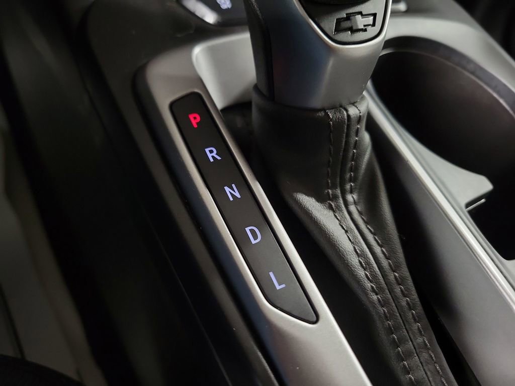 Used 2025 Chevrolet Trax LS w/ LS Convenience Package image 16