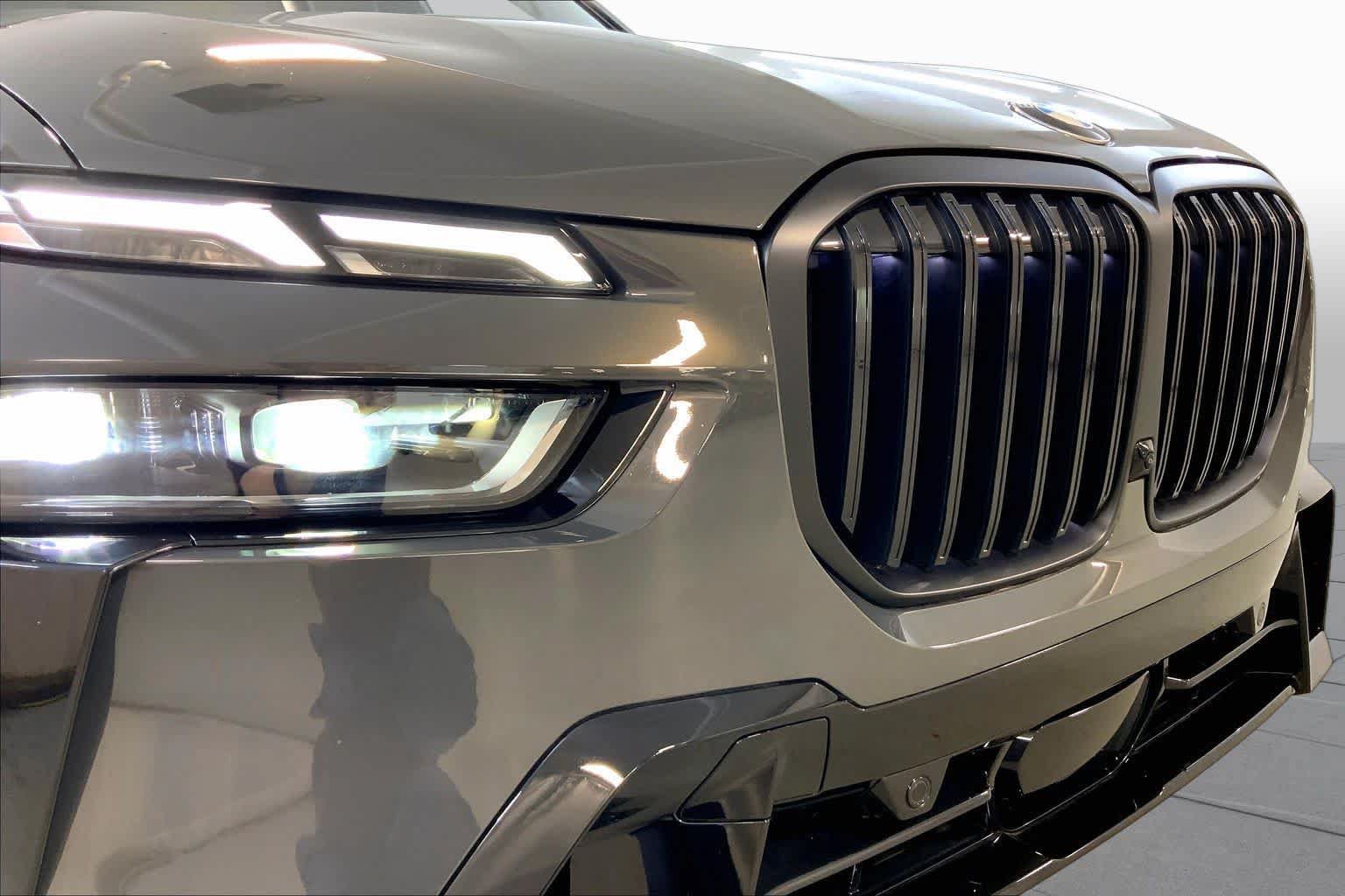Used 2026 BMW X7 xDrive40i AWD/4WD image 32