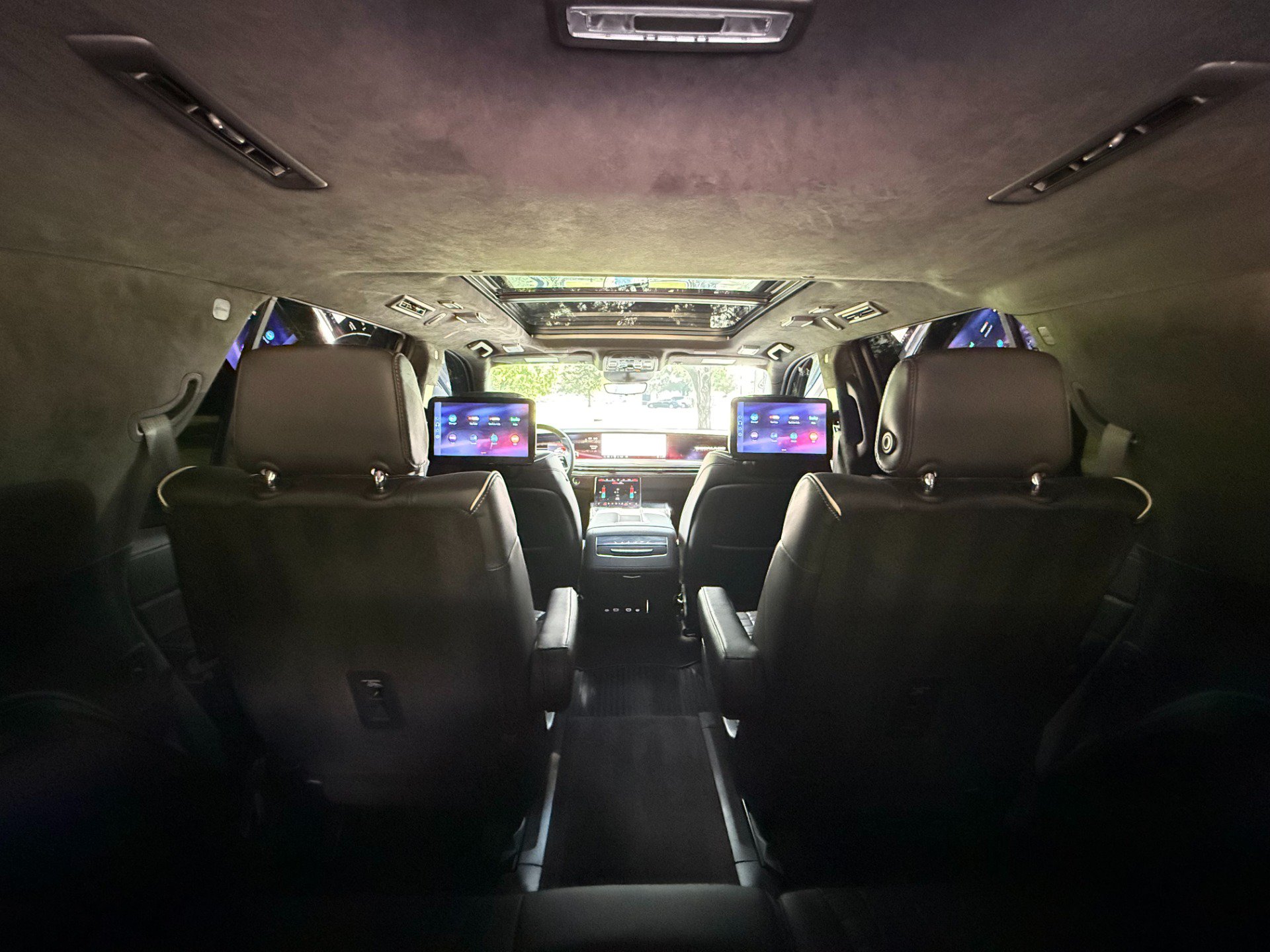 Used 2025 Cadillac Escalade V AWD/4WD image 28