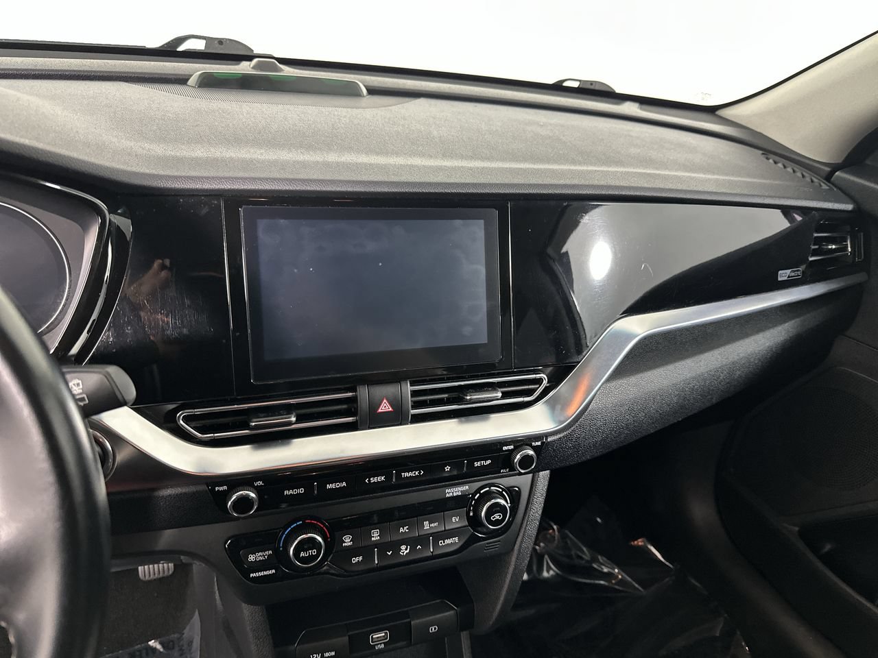 Used 2021 Kia Niro EX FWD image 16