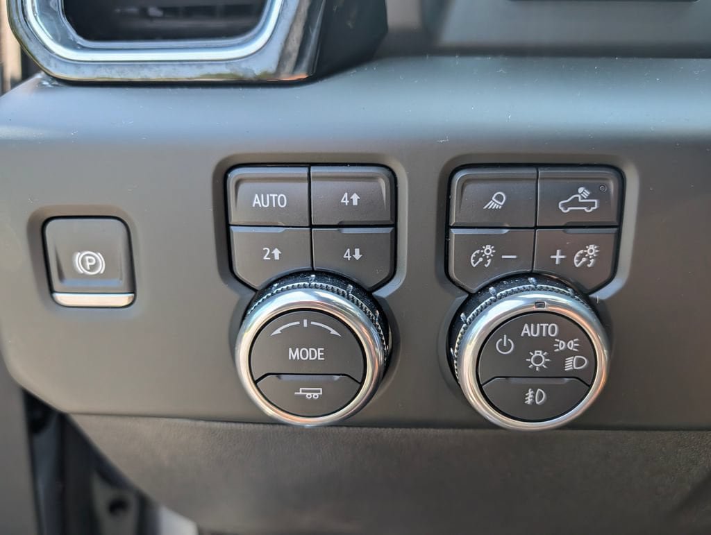Used 2024 GMC Sierra 1500 Denali w/ Denali Reserve Package AWD/4WD image 9