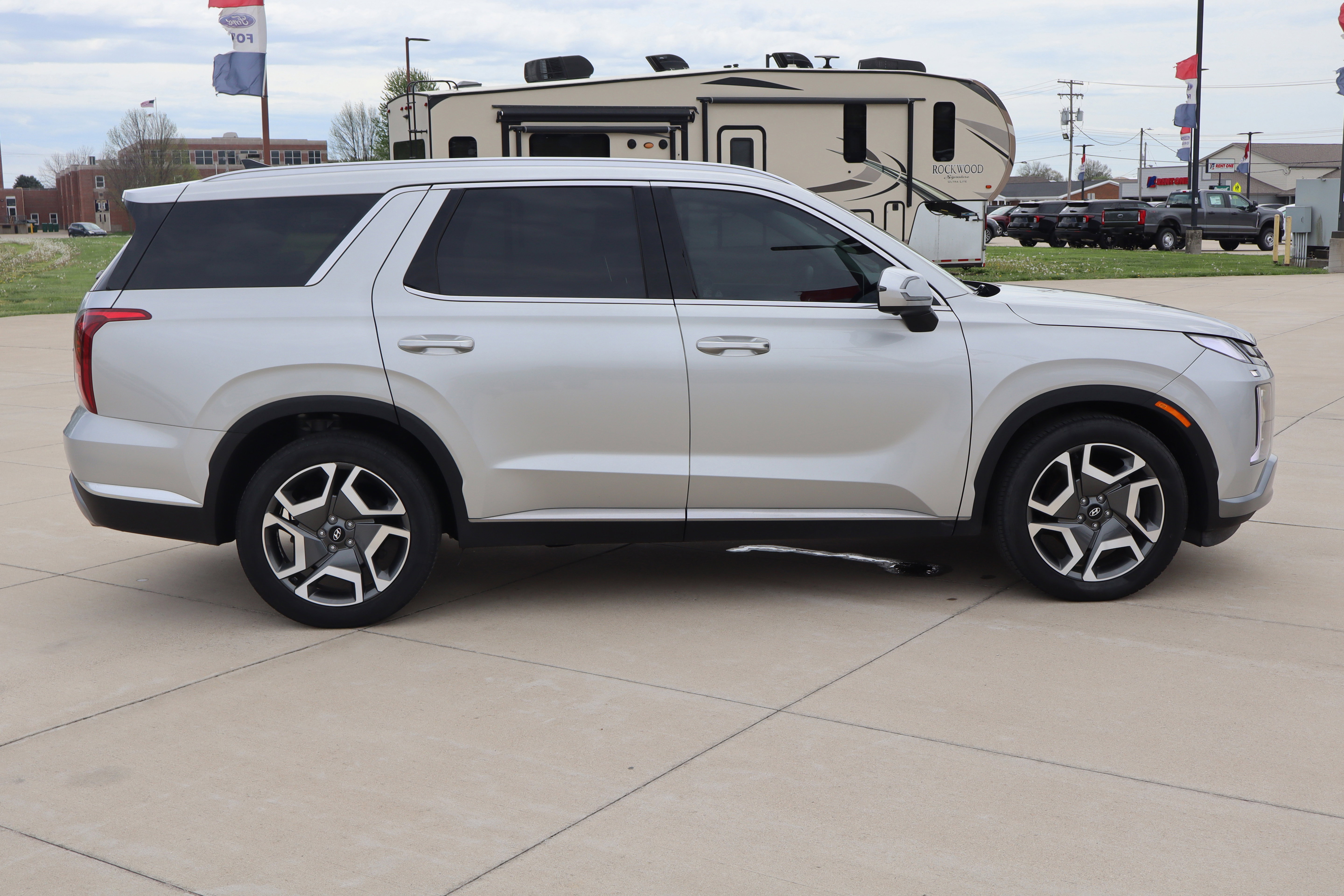 Used 2024 Hyundai Palisade Limited image 4