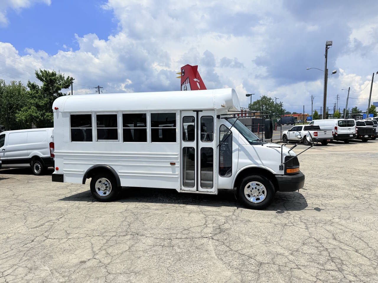 Used 2005 Chevrolet Express 3500 w/ School Bus Package RWD image 2