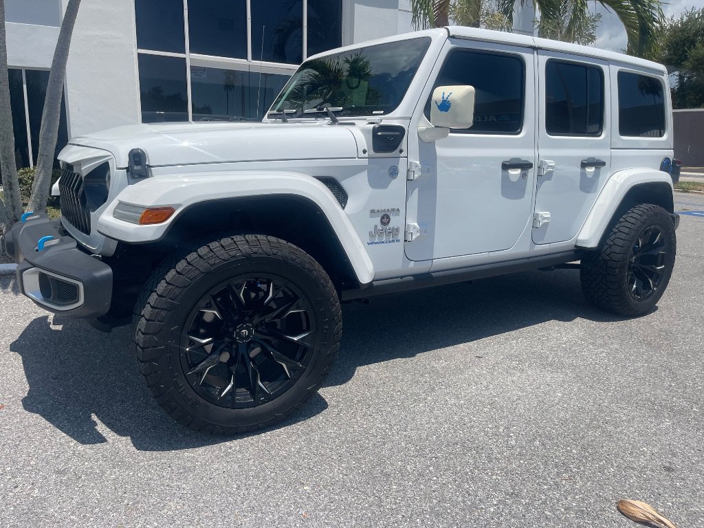 Used 2023 Jeep Wrangler Unlimited Sahara AWD/4WD image 30