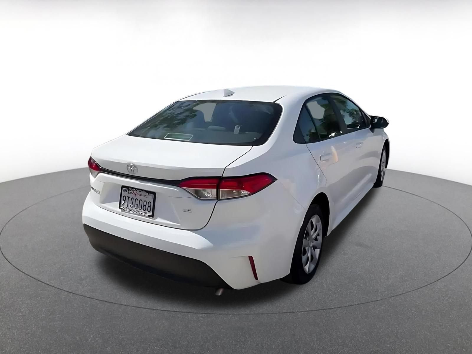Used 2025 Toyota Corolla LE FWD image 14