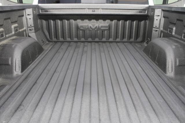 New 2026 GMC Sierra 1500 SLT image 21