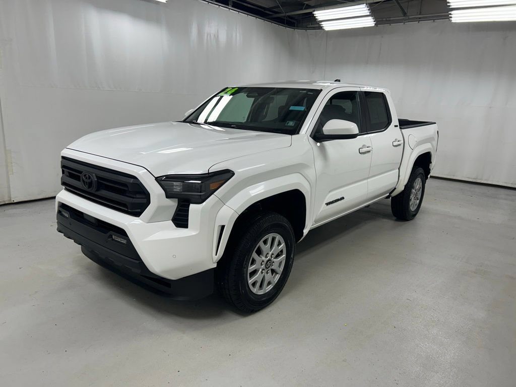 Used 2024 Toyota Tacoma SR5 AWD/4WD image 2