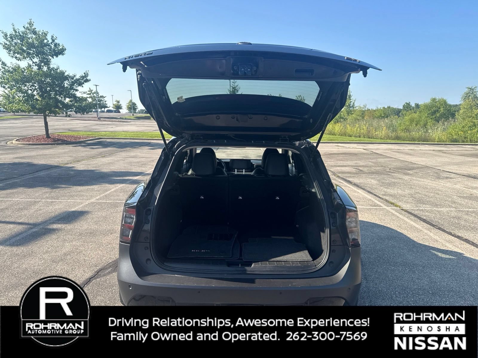 Used 2025 Nissan Kicks SR FWD image 12