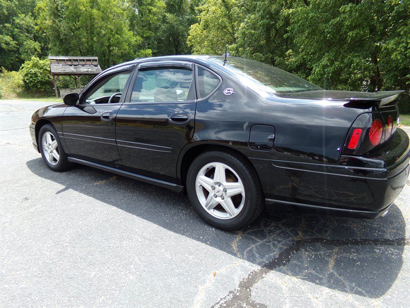Used 2004 Chevrolet Impala SS w/ Preferred Equipment Group FWD image 9