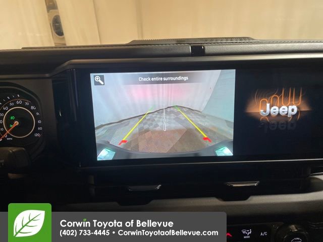 Used 2025 Jeep Gladiator Sport image 19