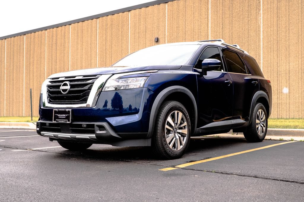 Used 2023 Nissan Pathfinder SL FWD image 4