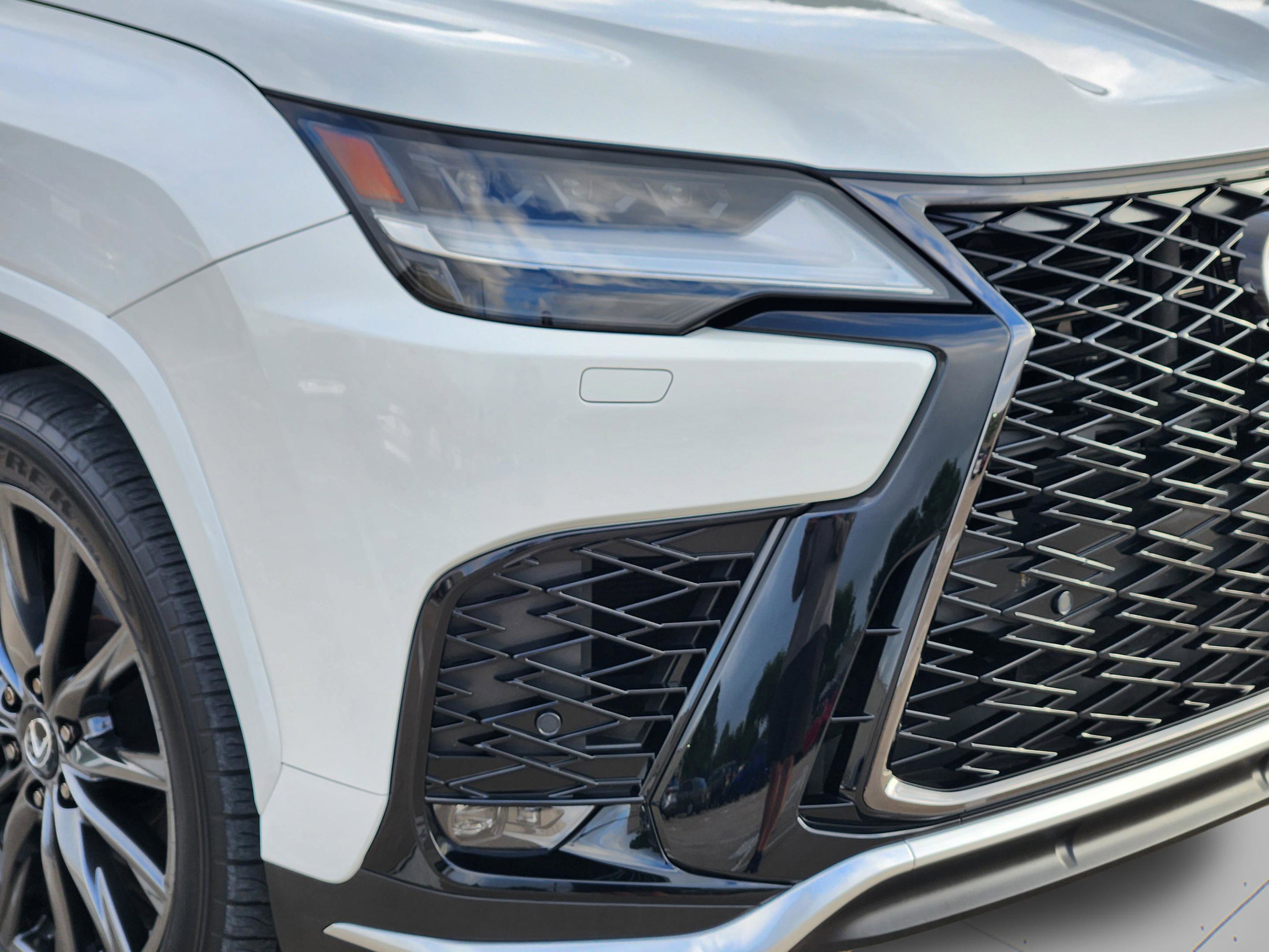 Used 2024 Lexus LX 600 F Sport AWD/4WD image 33