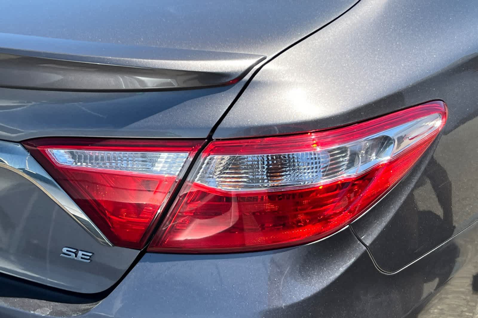Used 2016 Toyota Camry SE FWD image 17