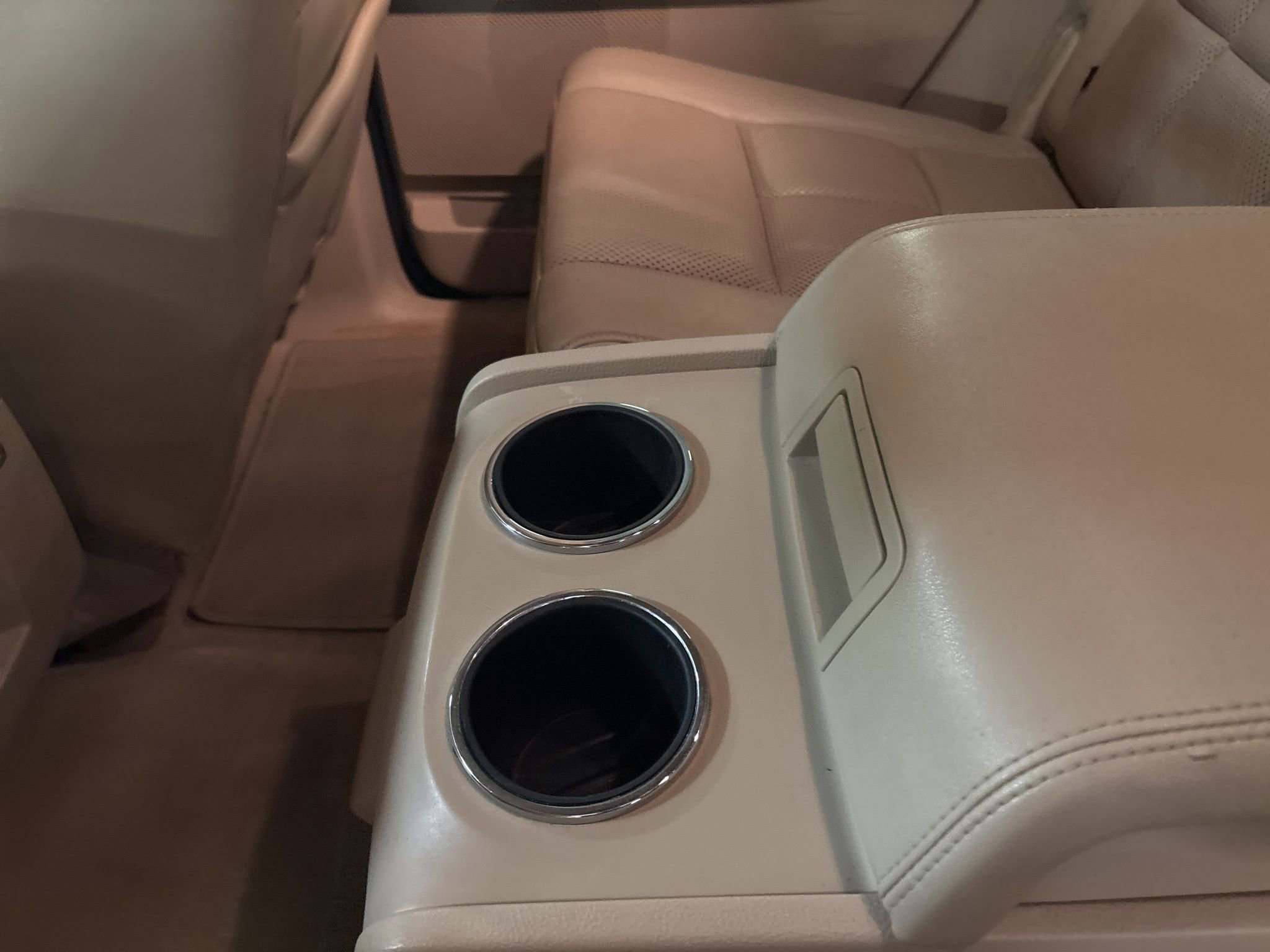 Used 2010 Lincoln Navigator L 4WD image 12