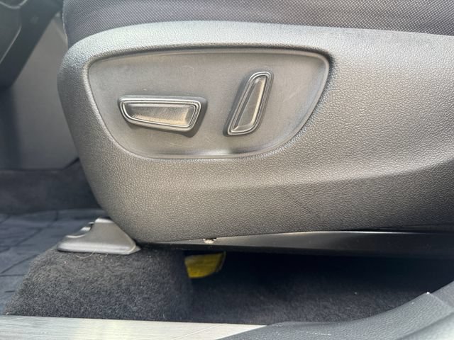 Used 2022 Toyota Highlander L FWD image 31