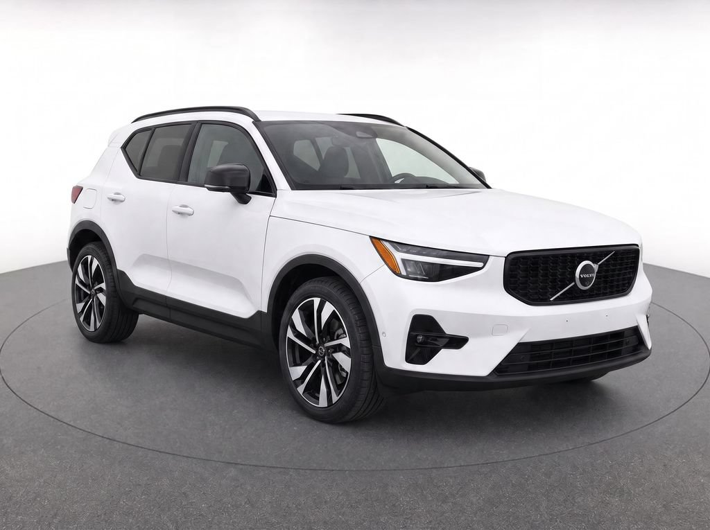 New 2026 Volvo XC40 B5 Plus w/ Protection Package Premier AWD/4WD image 2