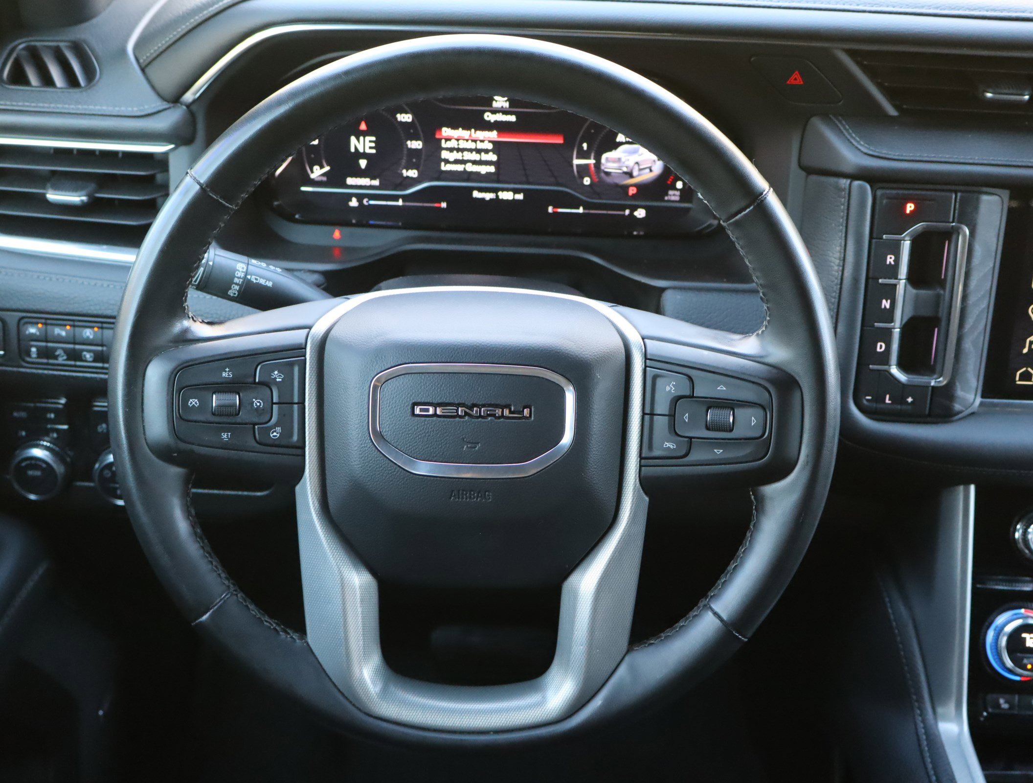 Used 2023 GMC Yukon XL Denali AWD/4WD image 18