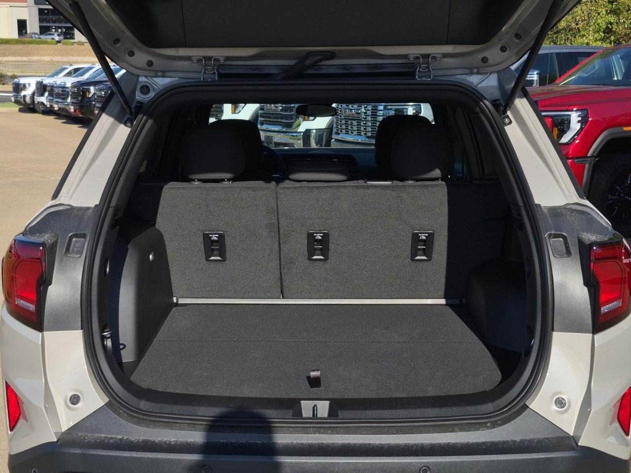 New 2027 GMC Terrain Elevation w/ Black Edition FWD image 6