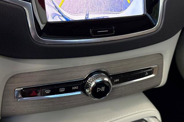 Certified 2024 Volvo XC90 B5 Plus w/ Protection Package Premier image 22