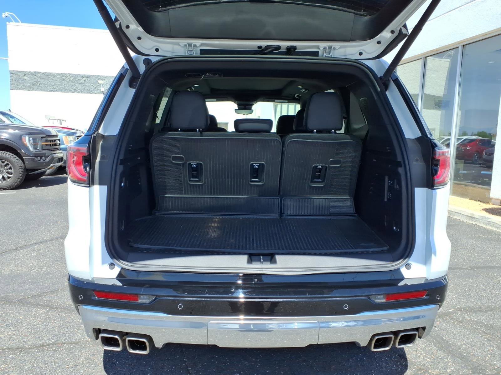 Used 2025 GMC Acadia Denali w/ Super Cruise Package FWD image 10