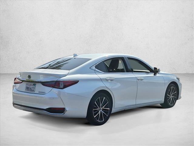 Used 2024 Lexus ES 300h w/ Premium Package FWD image 6