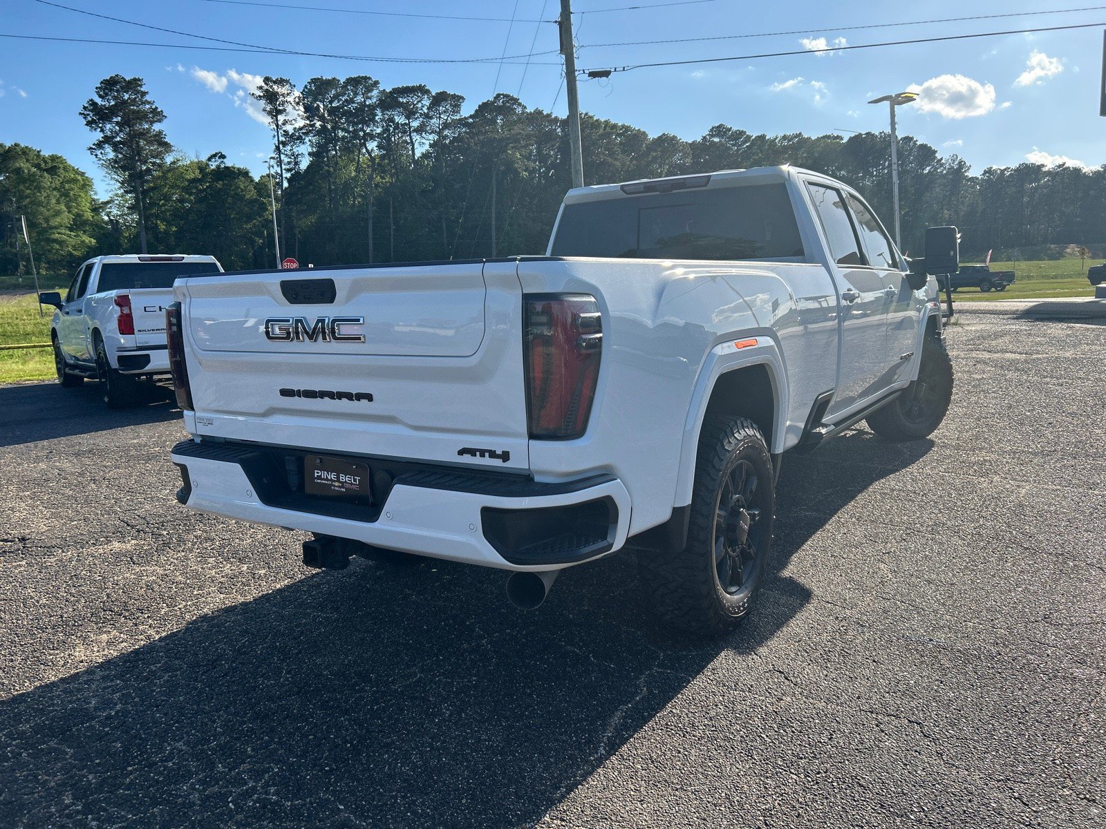 Used 2024 GMC Sierra 2500 AT4 w/ AT4 Premium Plus Package AWD/4WD image 3
