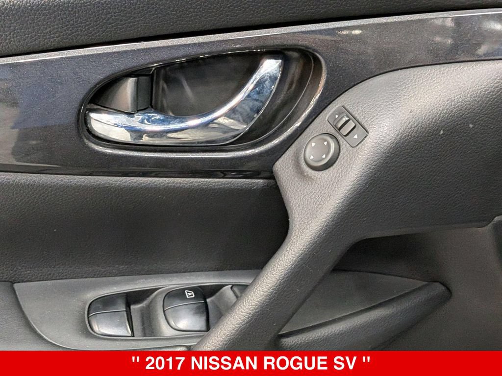 Used 2017 Nissan Rogue SV AWD/4WD image 15