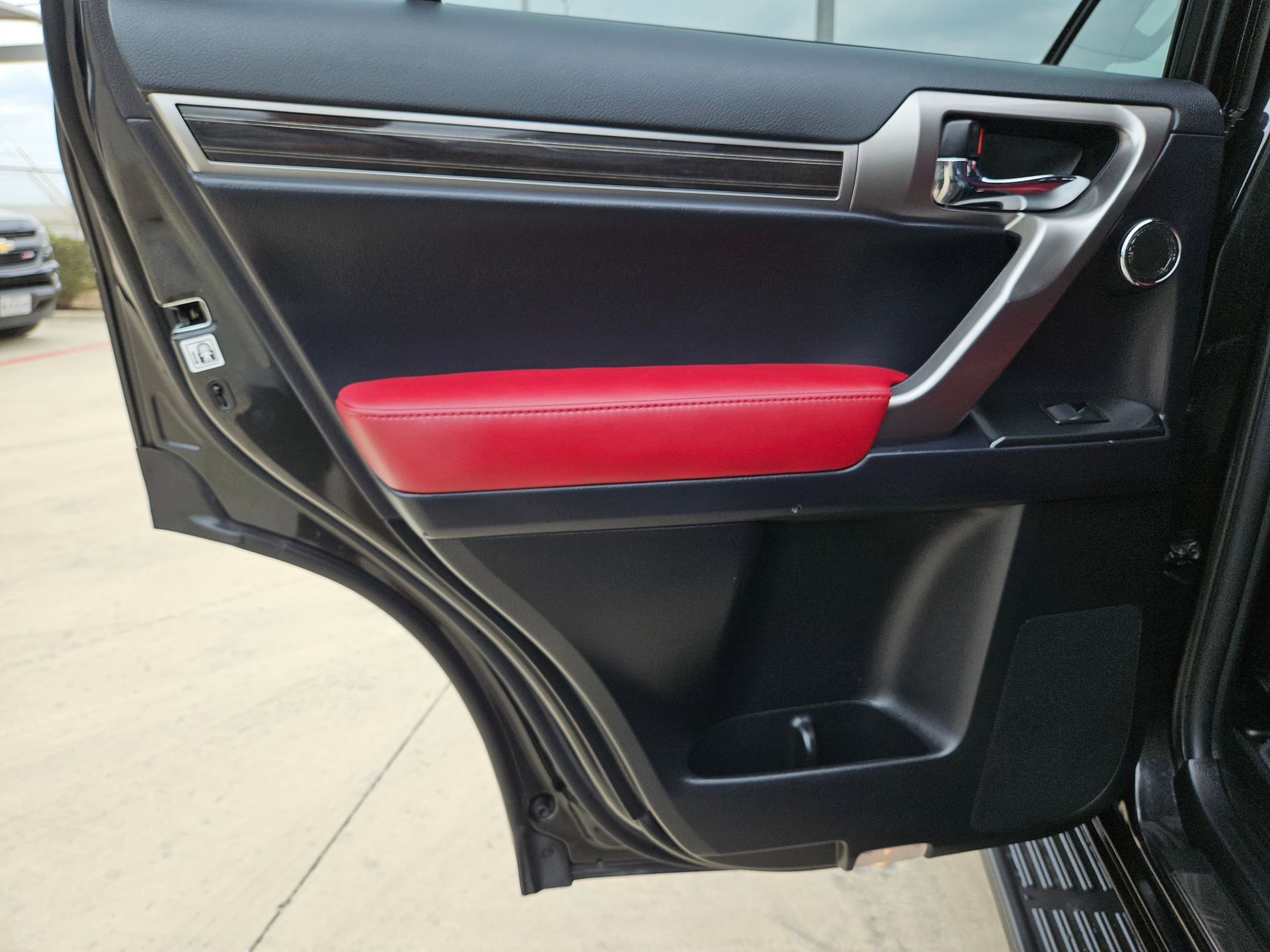 Used 2023 Lexus GX 460 Luxury w/ Sport Design Package image 15