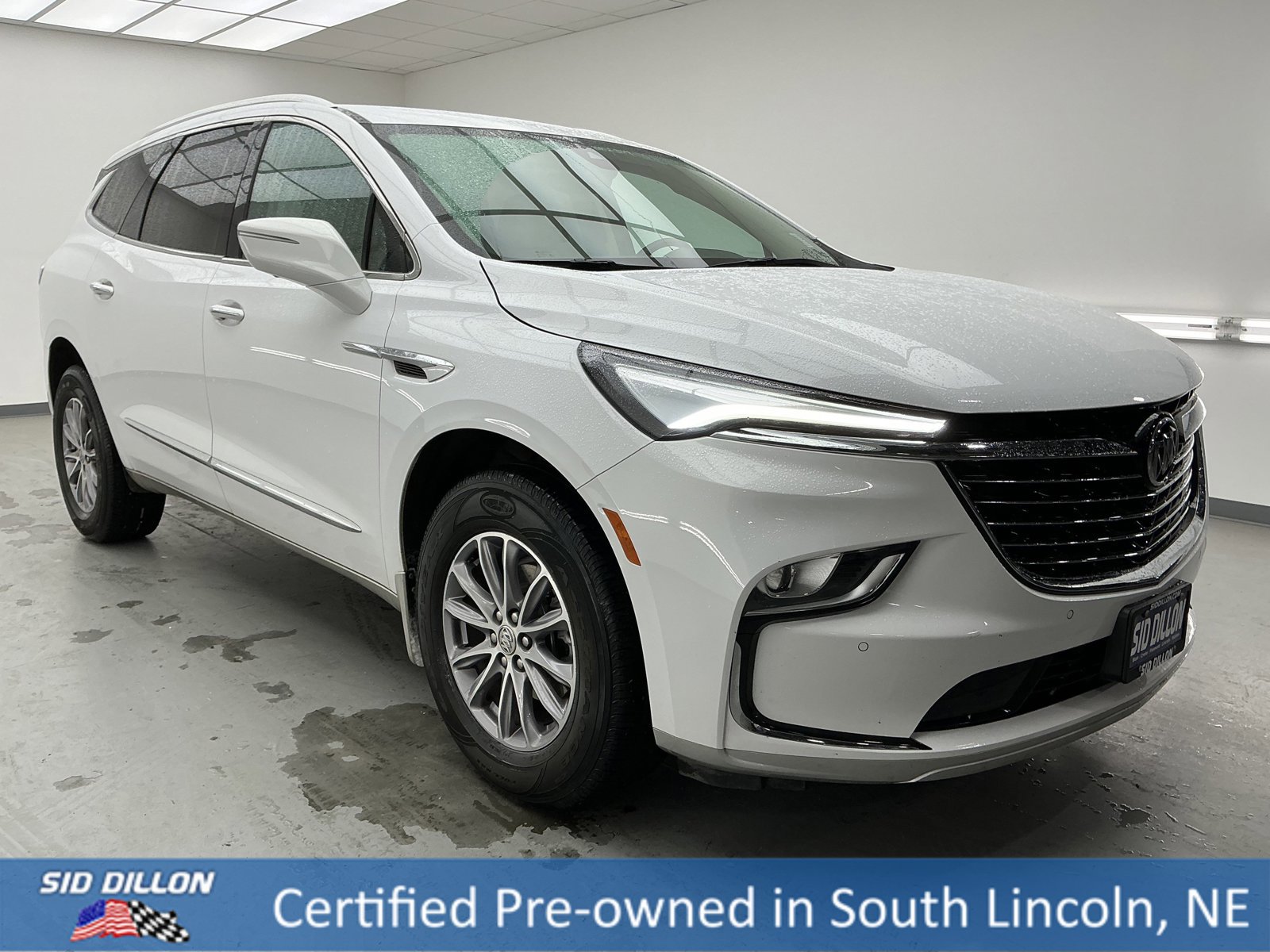 Used 2023 Buick Enclave Essence image 3