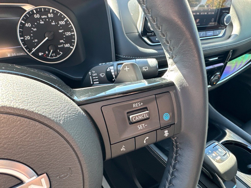 Used 2023 Nissan Rogue SL FWD image 16