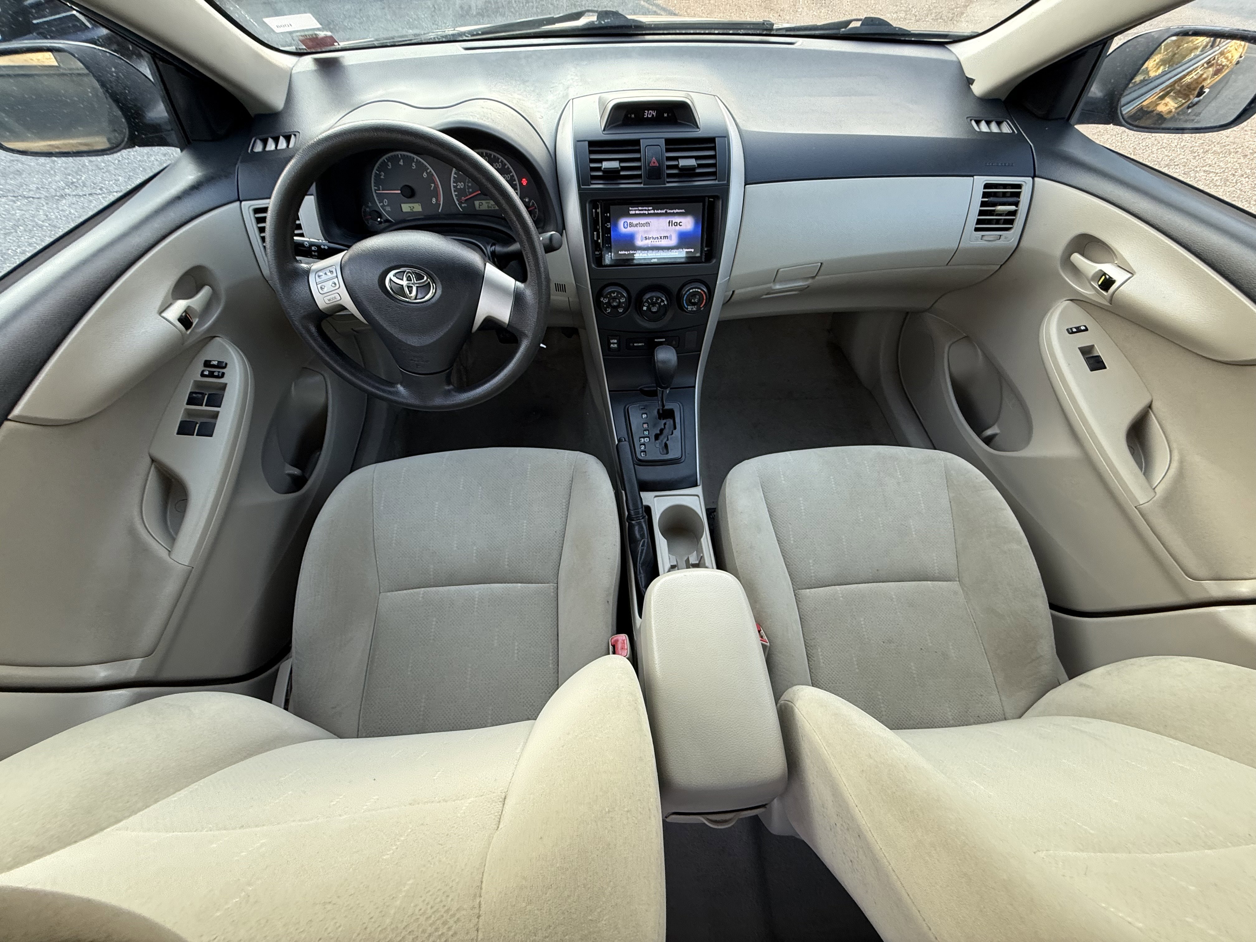 Used 2012 Toyota Corolla L image 2