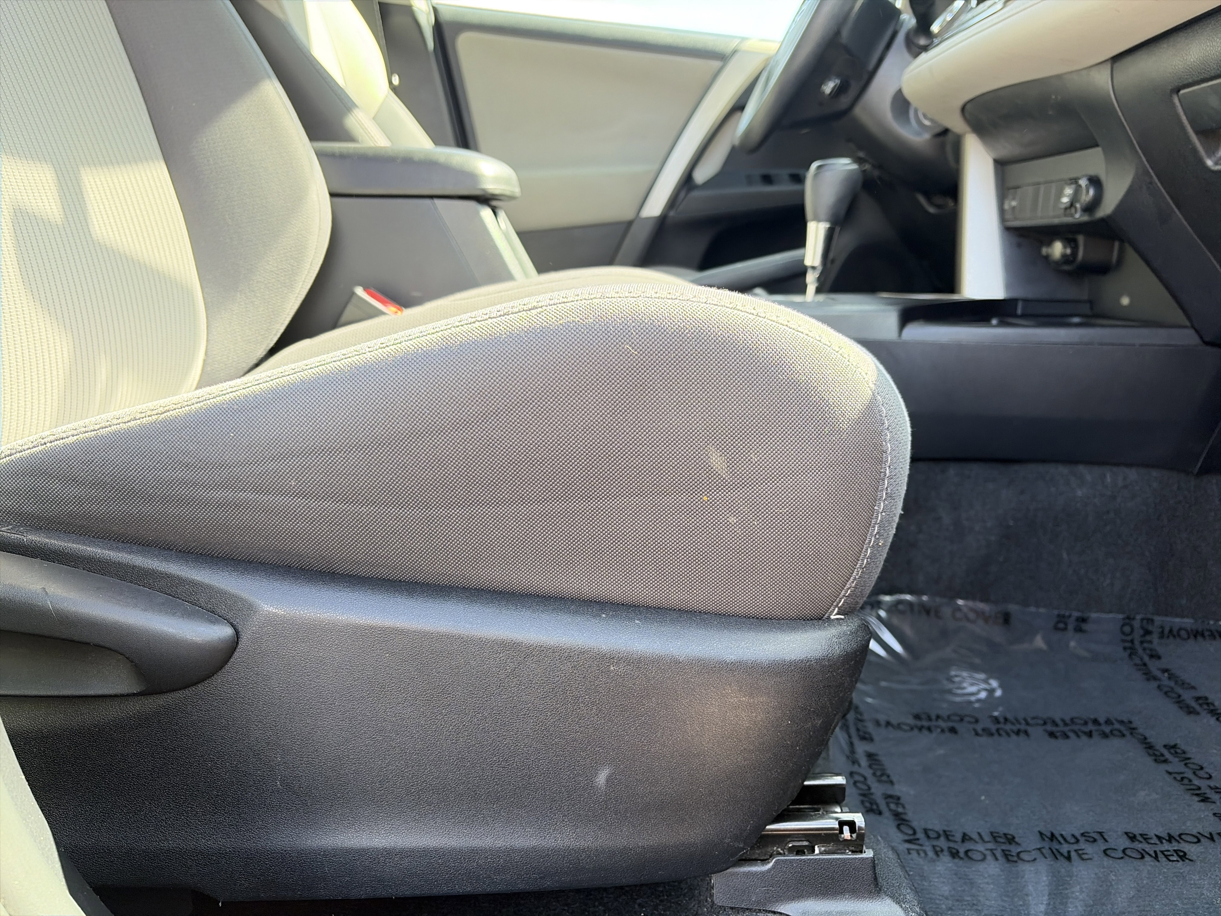 Used 2015 Toyota RAV4 XLE AWD/4WD image 30