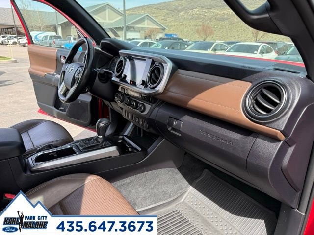 Used 2016 Toyota Tacoma Limited image 38