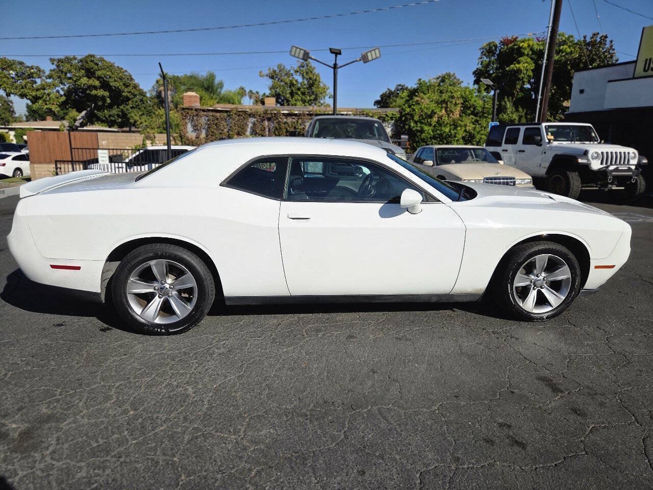 Used 2020 Dodge Challenger SXT RWD image 8