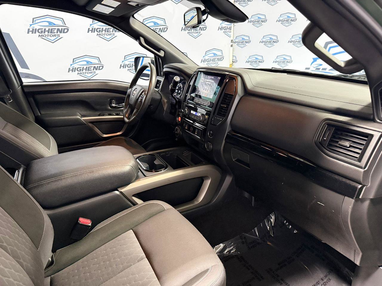 Used 2024 Nissan Titan SV w/ SV Bronze Edition Package image 11