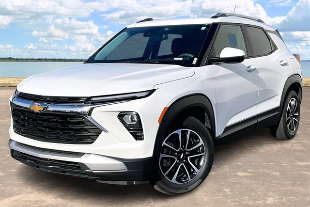 Certified 2024 Chevrolet TrailBlazer LT w/ Driver Confidence Package image 3