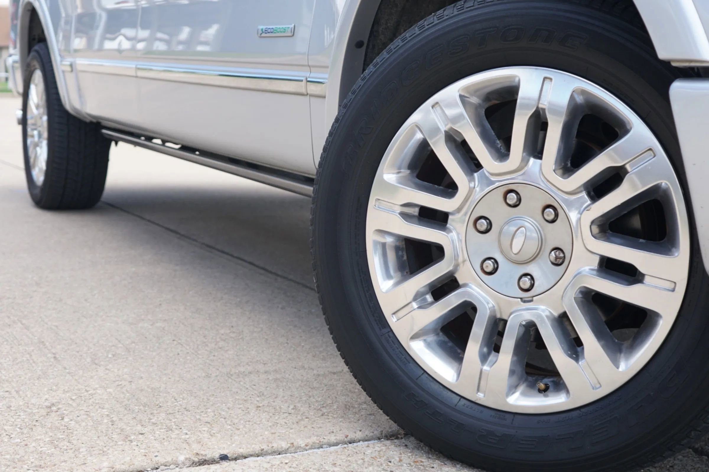 Used 2012 Ford F150 Platinum RWD image 2