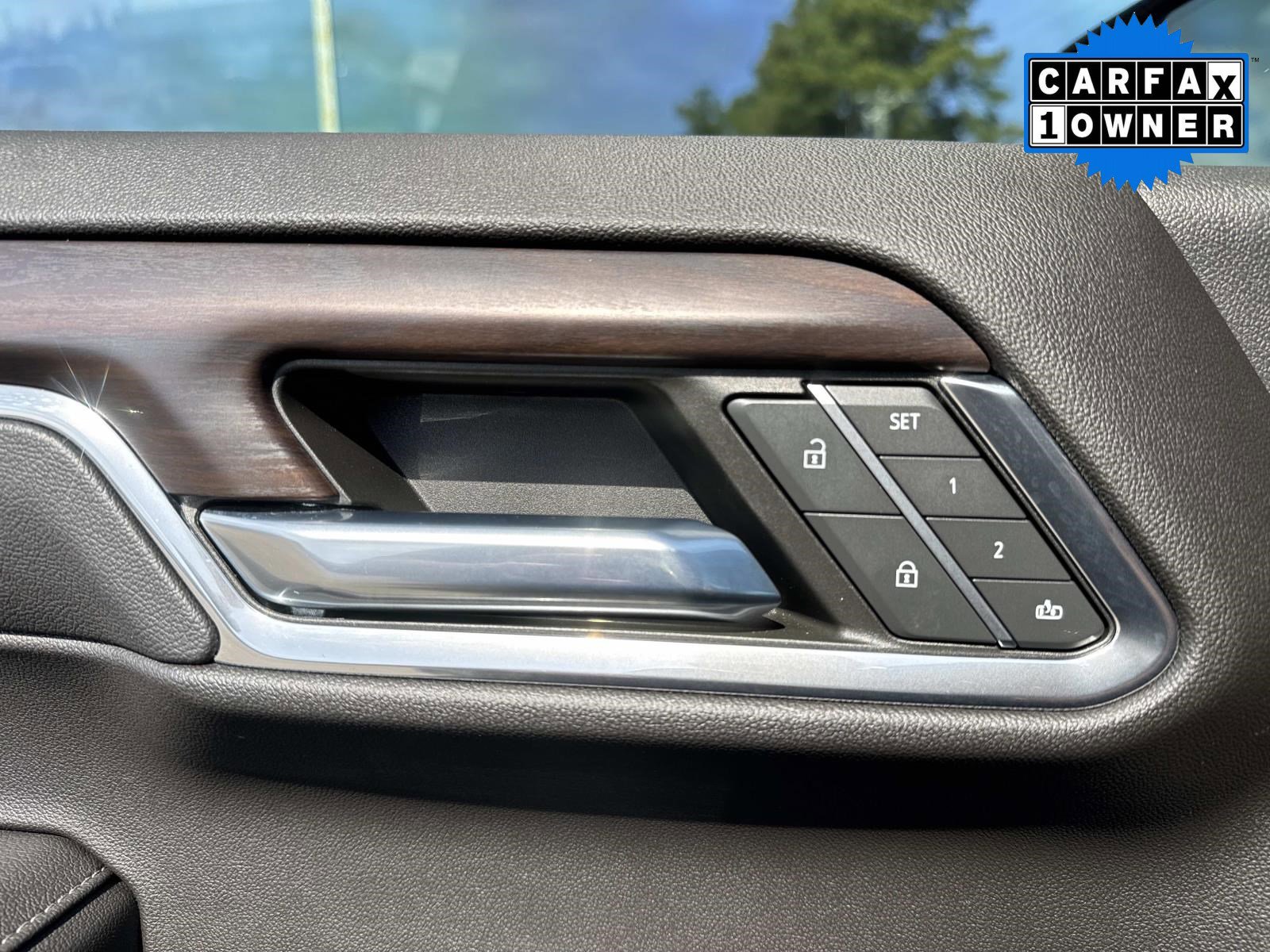 Certified 2022 GMC Sierra 1500 SLT w/ SLT Convenience Package image 24