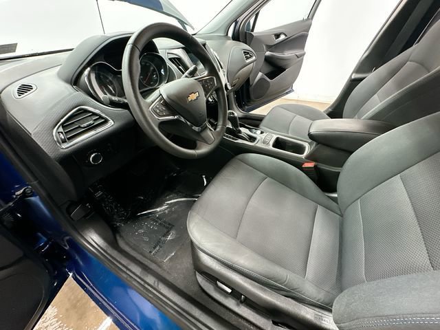 Used 2019 Chevrolet Cruze LT w/ Convenience Package FWD image 15