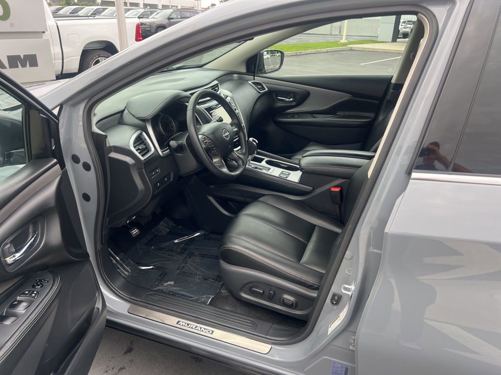 Used 2024 Nissan Murano SV w/ SV Midnight Edition Package image 18
