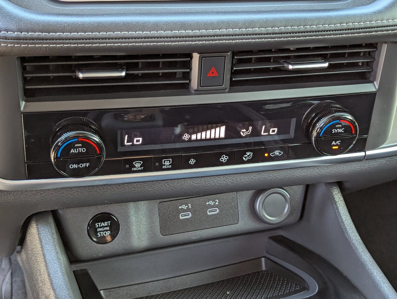 Used 2025 Nissan Rogue SV FWD image 30